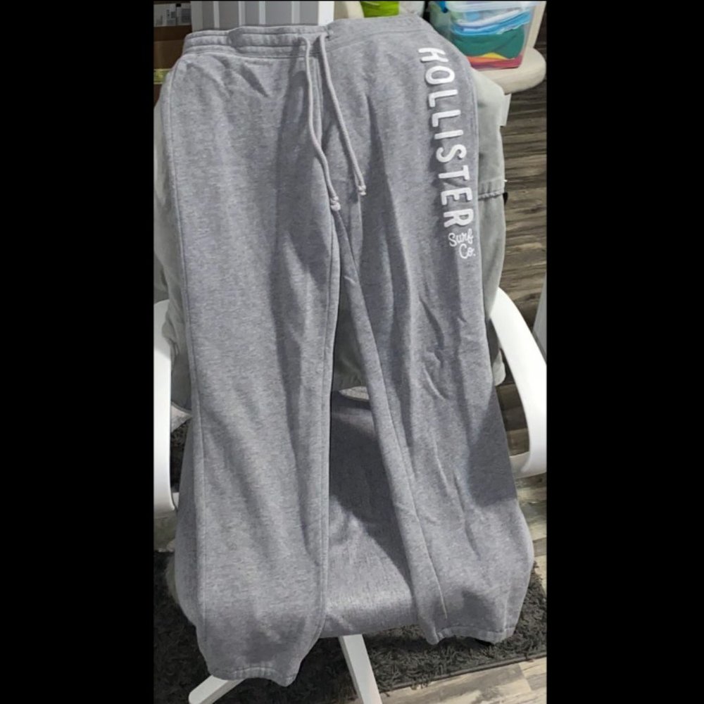 Size women's XS Gray Hollister Sweatpants, lowrise, comfy, lounge, bottoms